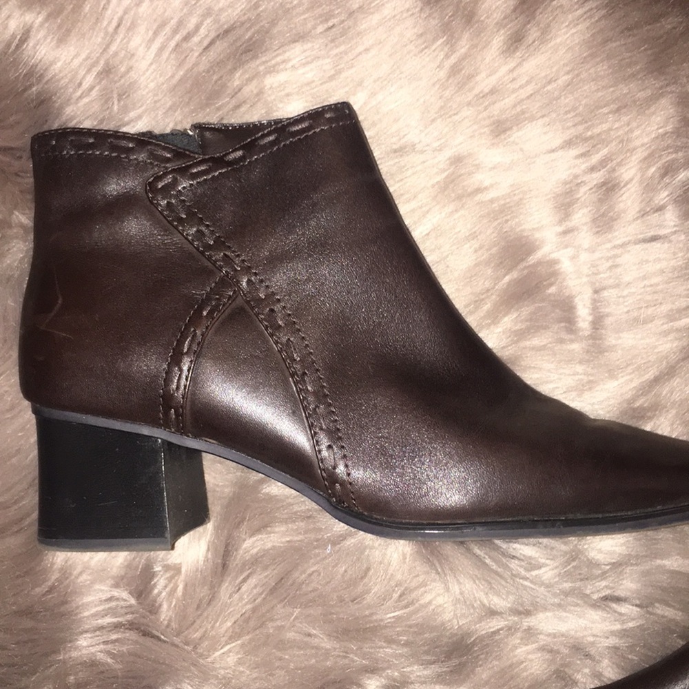 CROFT & BARROW 10 NWOT BROWN BOOT 👢 WITH STITCH - Picture 3 of 6